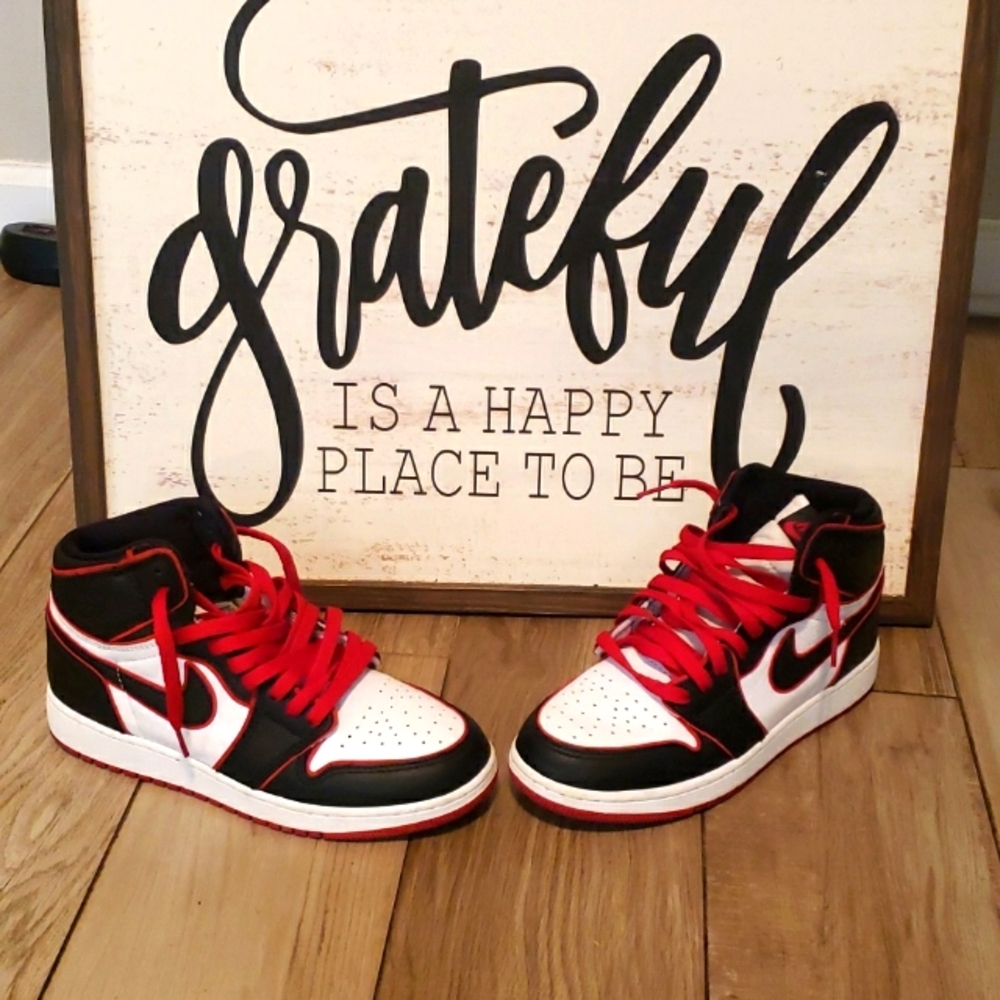 Air Jordan 1 retro OG Bloodline